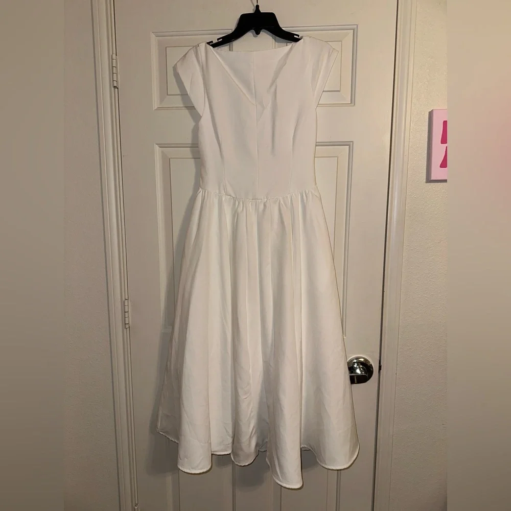 Elegant White Maxi Dress - Picture 3 of 7